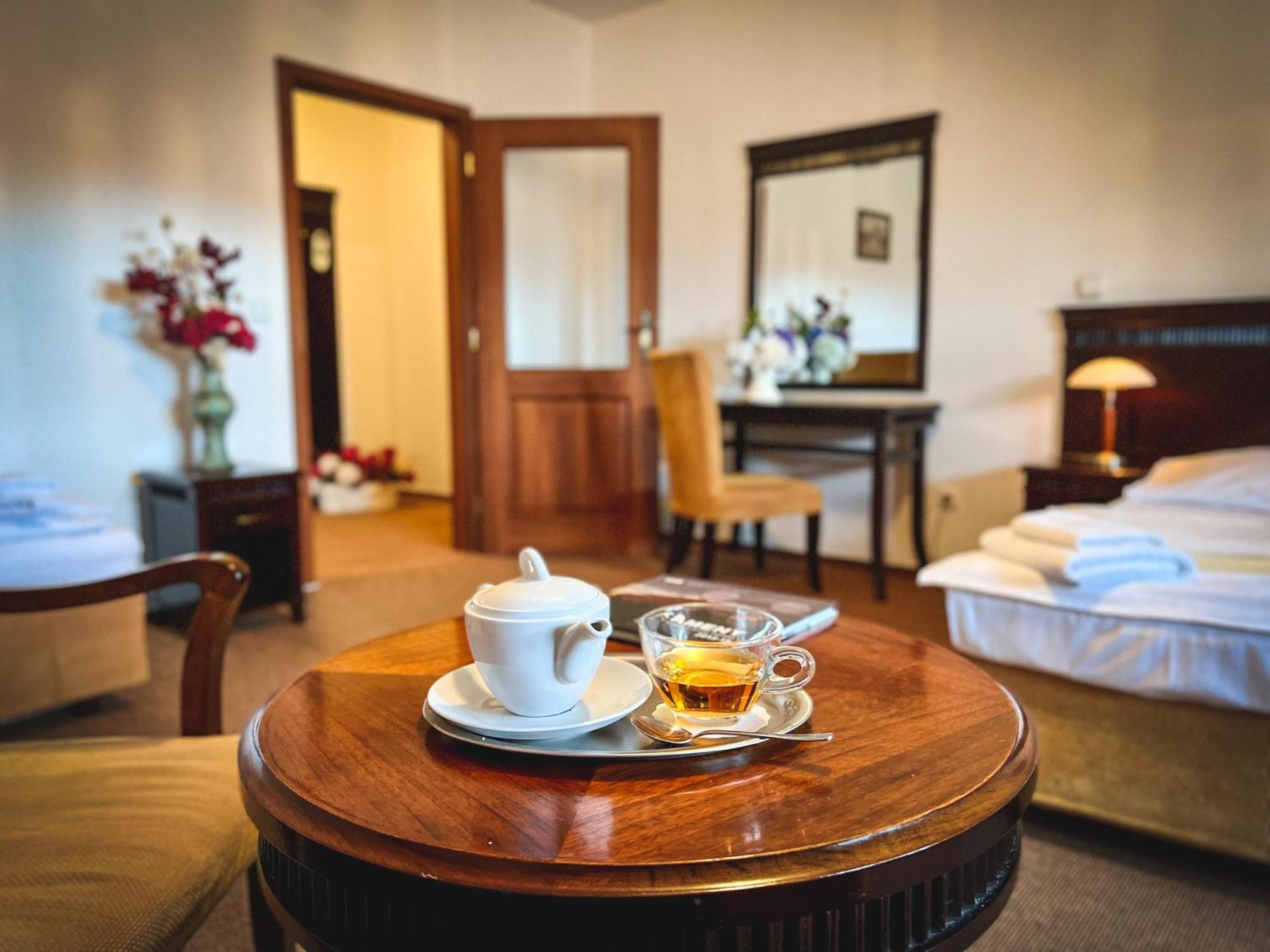 Hotel U Zeleneho Stromu Nepomuk Esterno foto