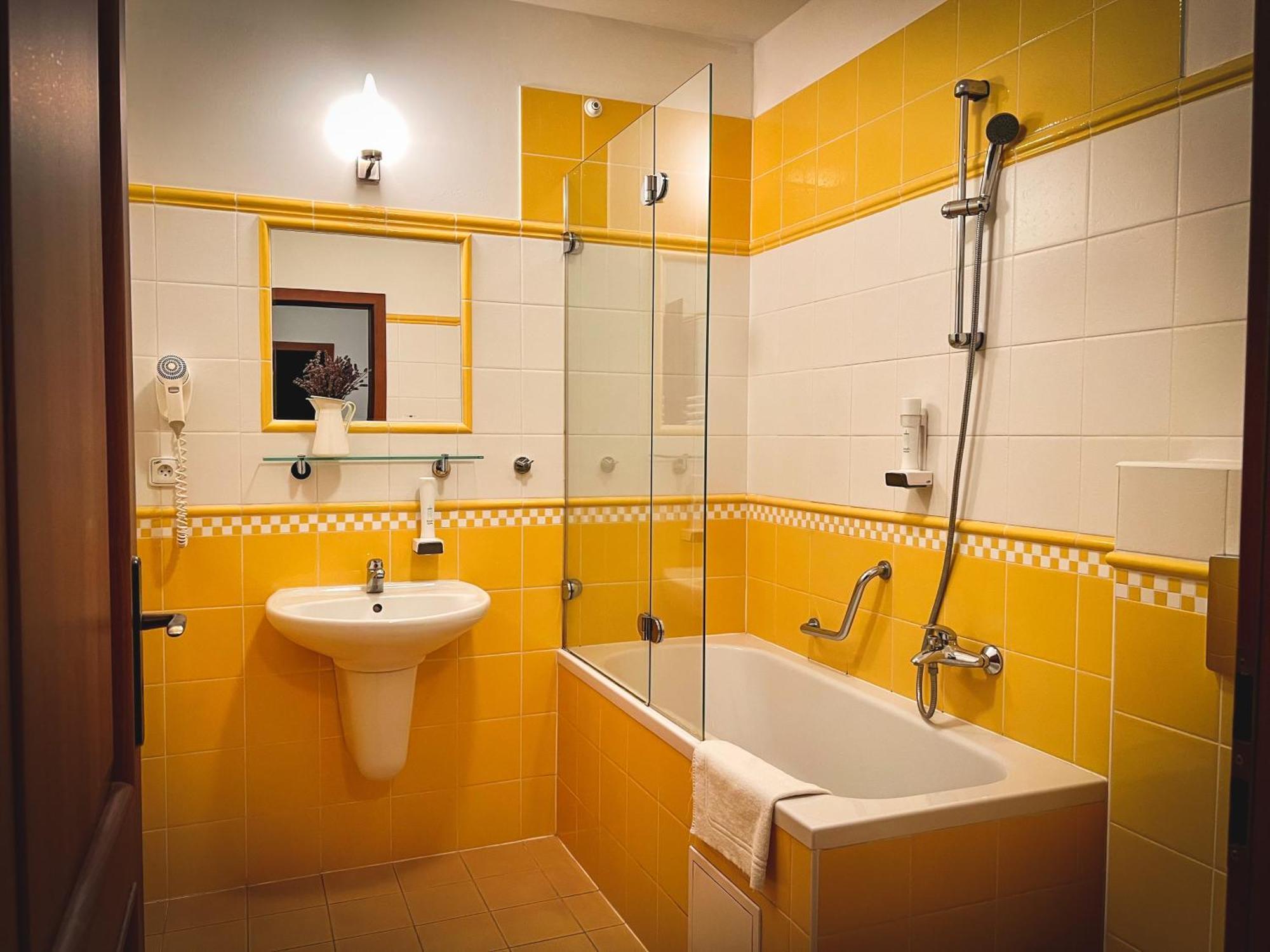Hotel U Zeleneho Stromu Nepomuk Esterno foto
