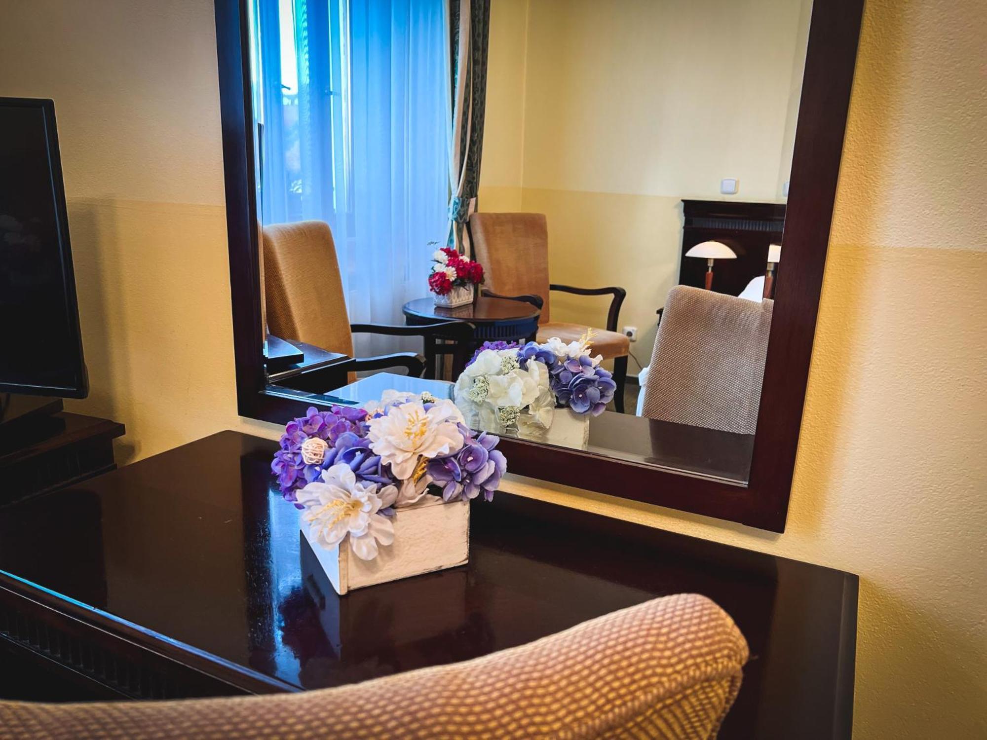 Hotel U Zeleneho Stromu Nepomuk Esterno foto