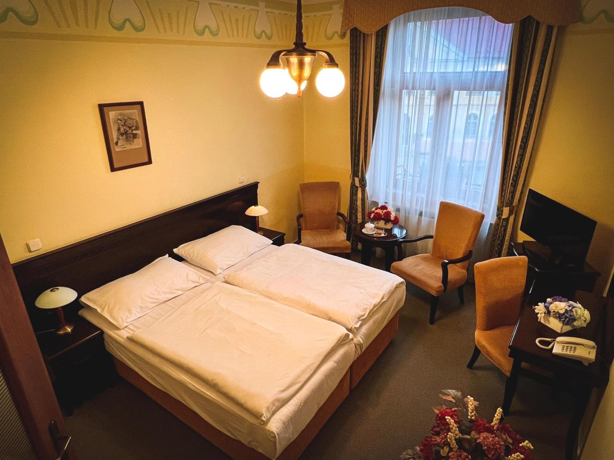 Hotel U Zeleneho Stromu Nepomuk Esterno foto