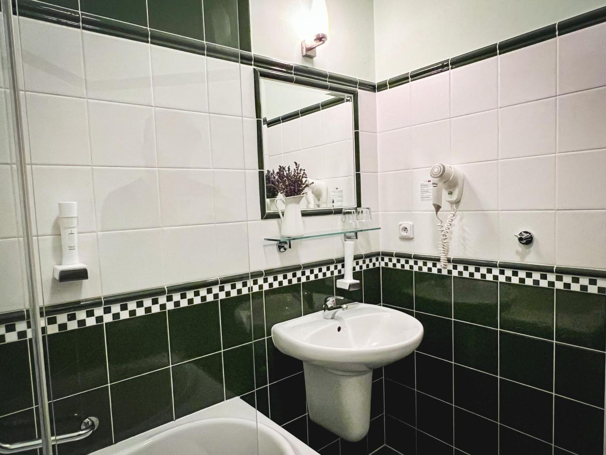 Hotel U Zeleneho Stromu Nepomuk Esterno foto