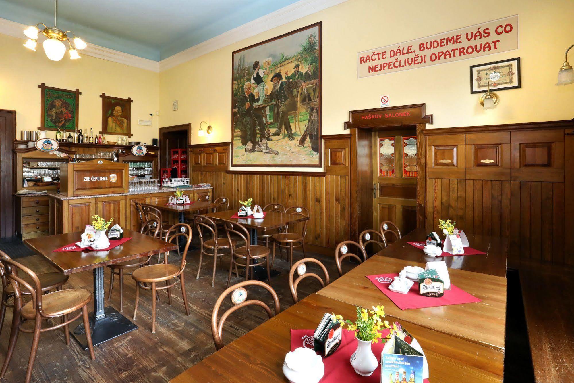 Hotel U Zeleneho Stromu Nepomuk Esterno foto